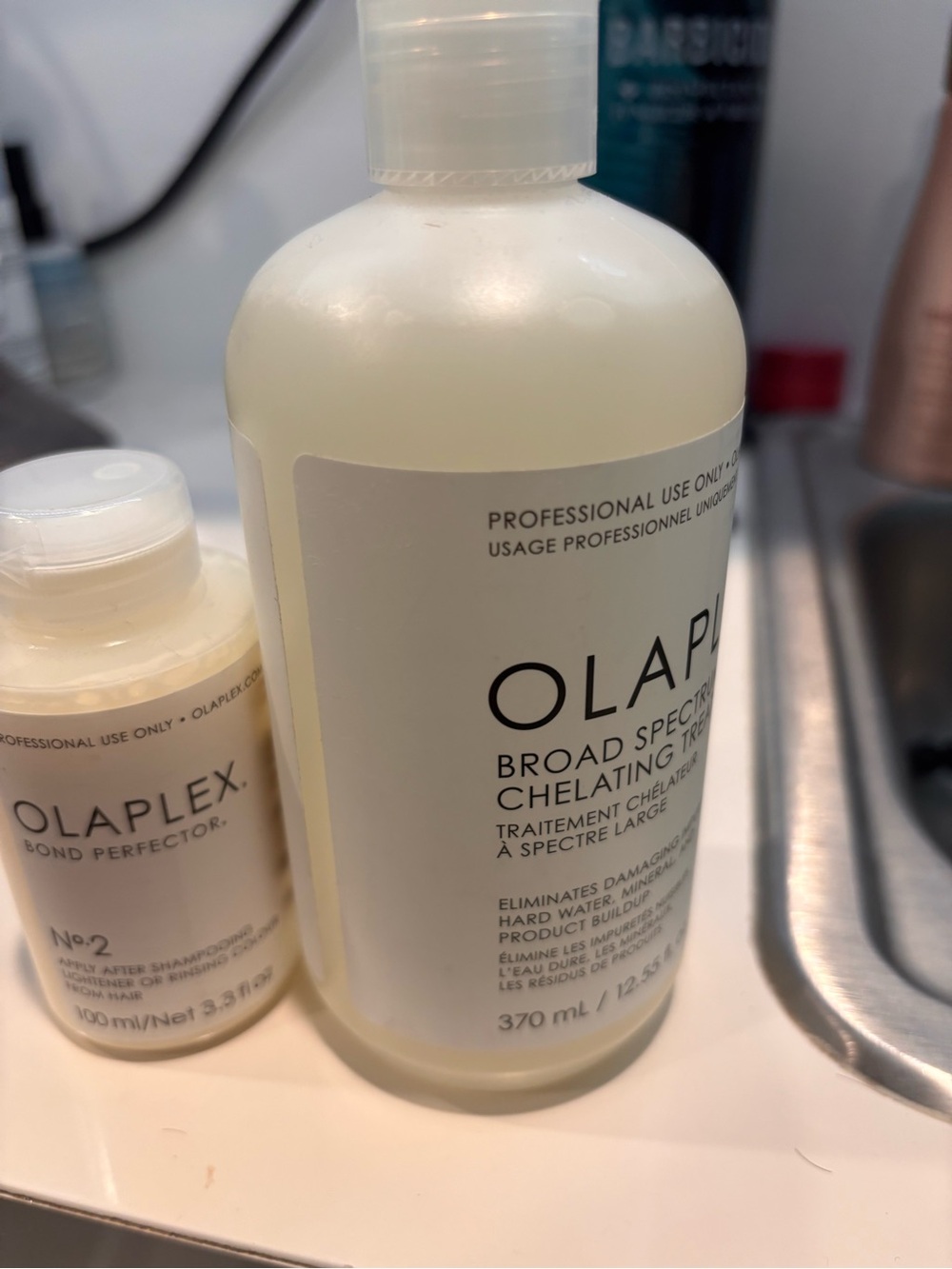 OLAPLEX Broad Spectrum Chelating Treatment - White